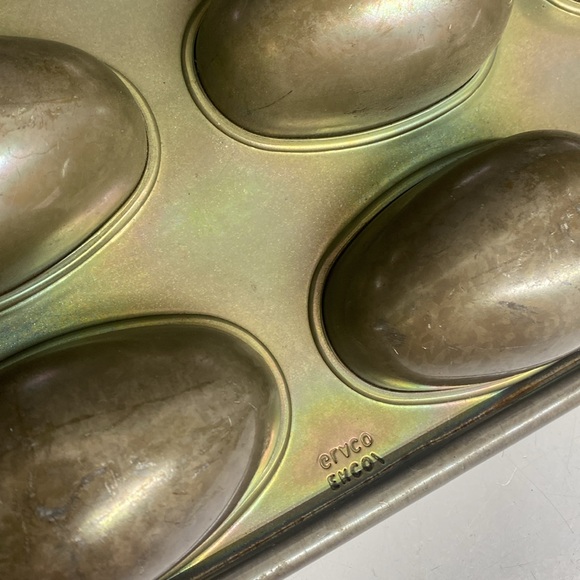 Ekco Glaco Steel Baking Pan Egg Shaped 12 Cup - Picture 14 of 17